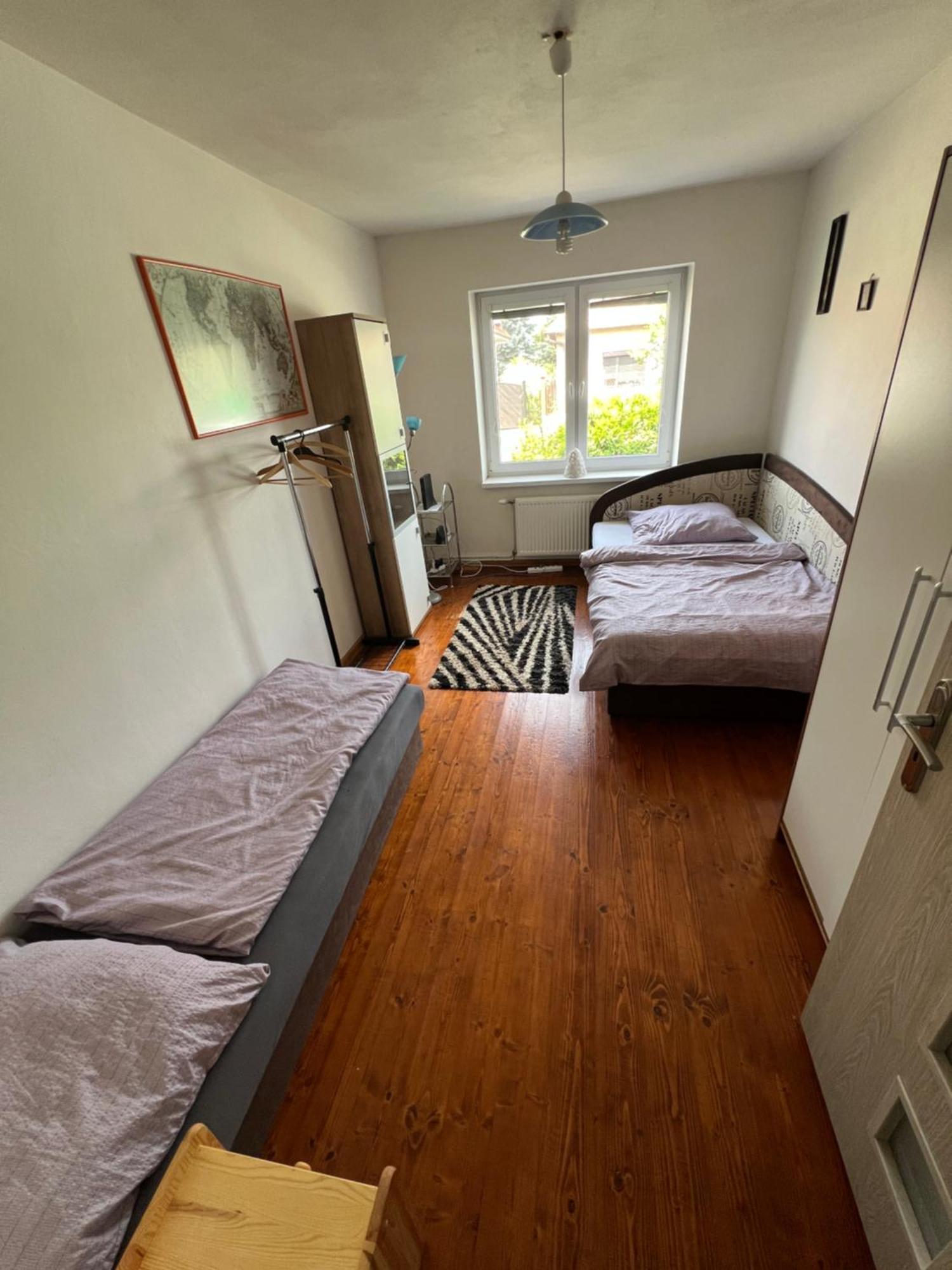 -Self-Check- 4-Bedroom Family House With Heated Tub Levice Esterno foto